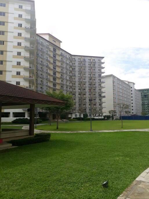 Cherolds Place Lovely 1 Bedroom Condo With Balcony Manila Eksteriør bilde