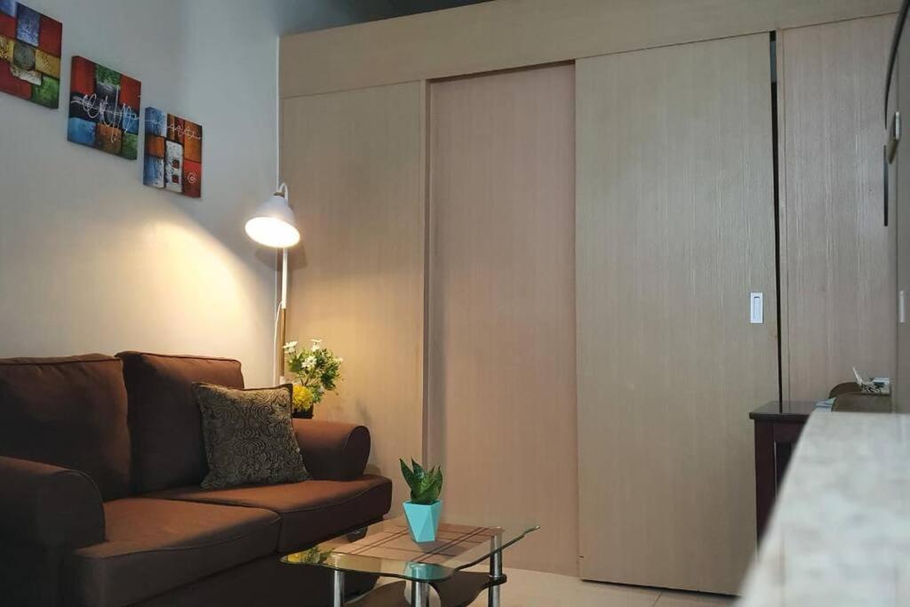 Cherolds Place Lovely 1 Bedroom Condo With Balcony Manila Eksteriør bilde