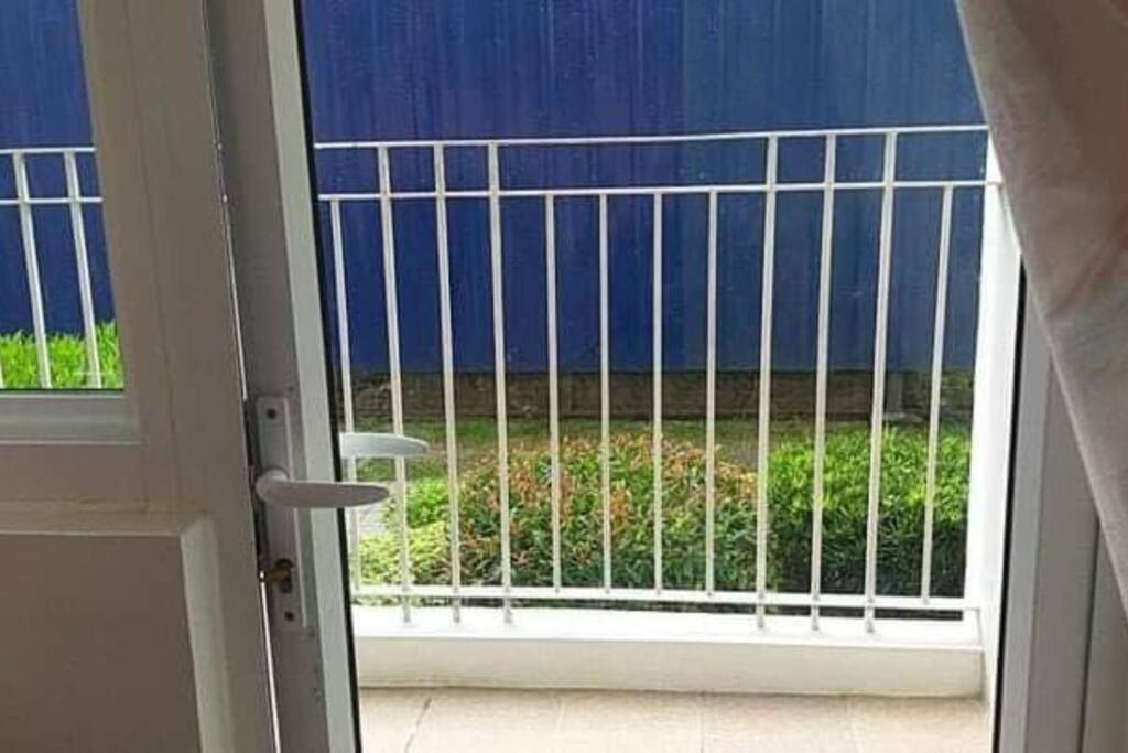 Cherolds Place Lovely 1 Bedroom Condo With Balcony Manila Eksteriør bilde